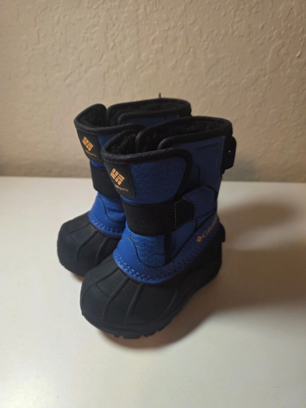Columbia Toddler Boy 400g Insulation Blue black Snow Boots size 6 NEW